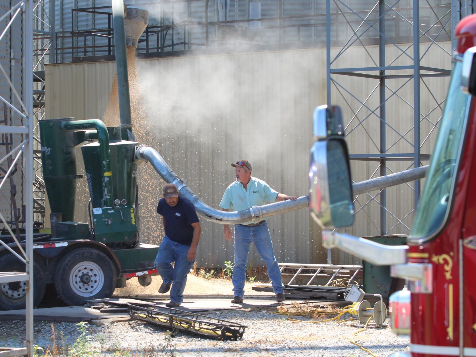 080717jr-grain-bin-rescue-6